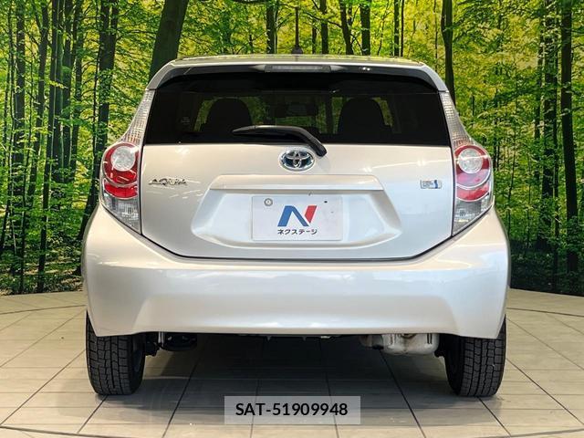 Toyota AQUA 2013-05 8652028-14