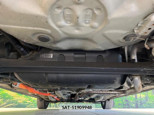 Toyota AQUA 2013-05 8652028-18