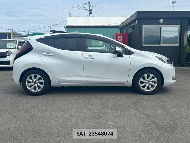 Toyota AQUA 2024-10 8652280-3
