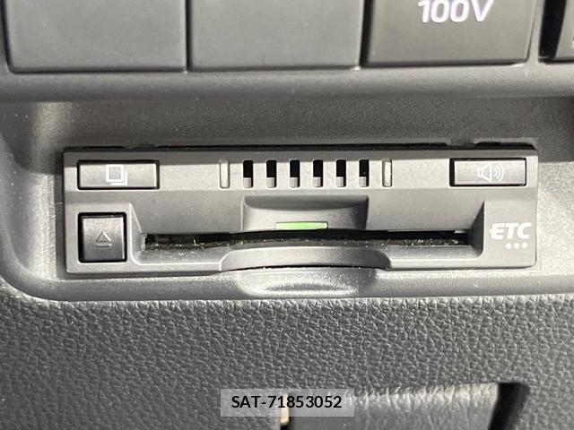 Toyota AQUA 2022-02 8652295-4
