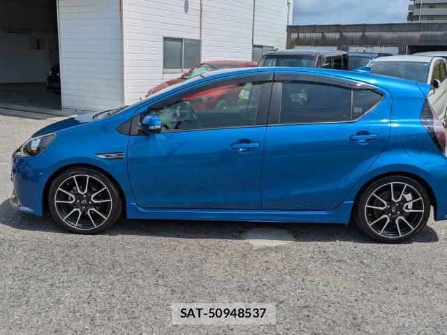 Toyota AQUA 2016-01 8652430-11