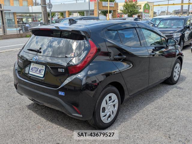 Toyota AQUA 2021-10 8652431-1