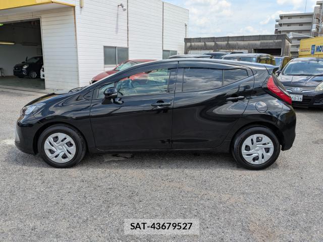 Toyota AQUA 2021-10 8652431-11