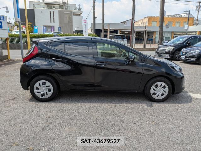 Toyota AQUA 2021-10 8652431-3