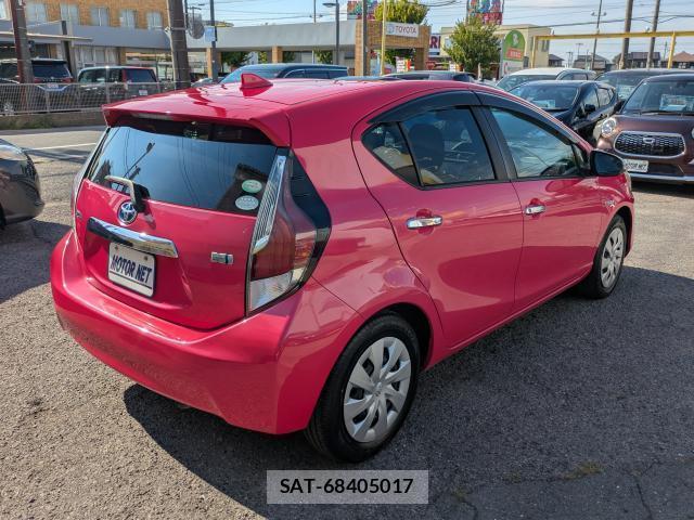 Toyota AQUA 2015-08 8652433-1