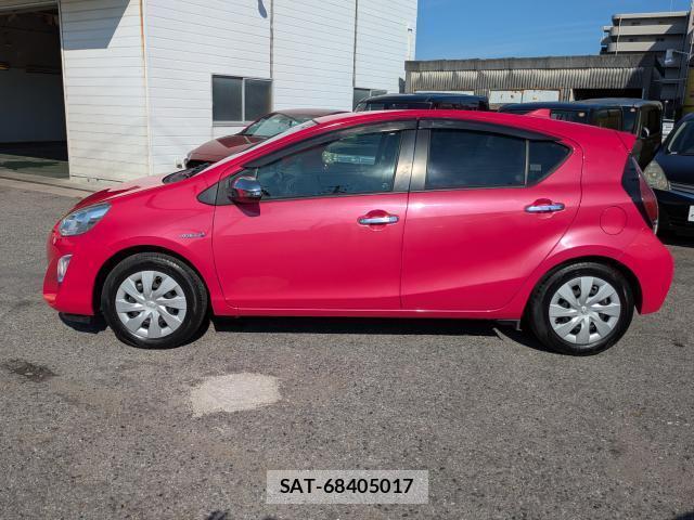 Toyota AQUA 2015-08 8652433-11
