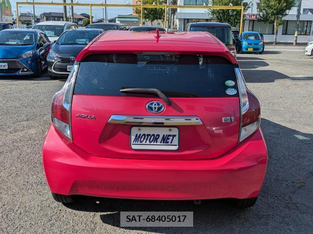 Toyota AQUA 2015-08 8652433-13