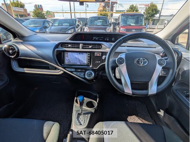 Toyota AQUA 2015-08 8652433-2