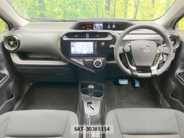Toyota AQUA 2018-06 8652475-1