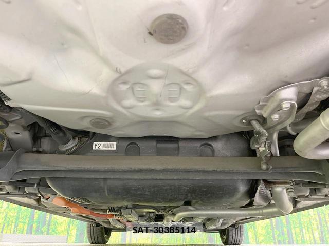 Toyota AQUA 2018-06 8652475-18