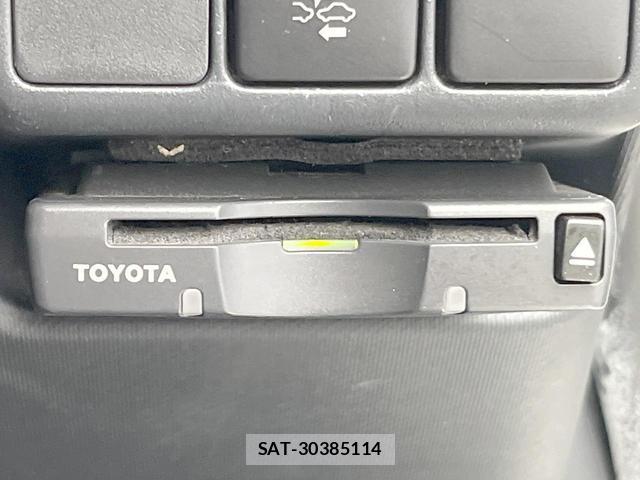 Toyota AQUA 2018-06 8652475-5