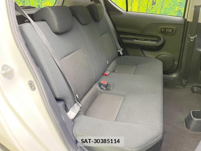 Toyota AQUA 2018-06 8652475-8