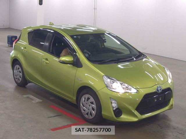Toyota AQUA 2016-02 8551499-0