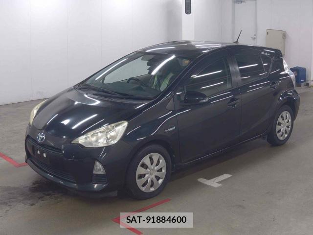 Toyota AQUA 2012-01 8652602-3
