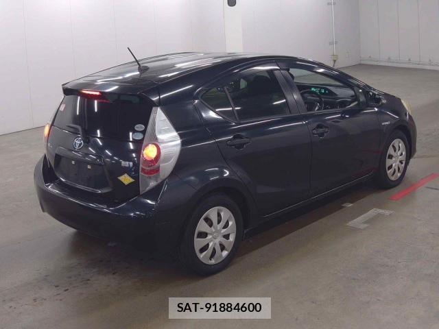 Toyota AQUA 2012-01 8652602-4