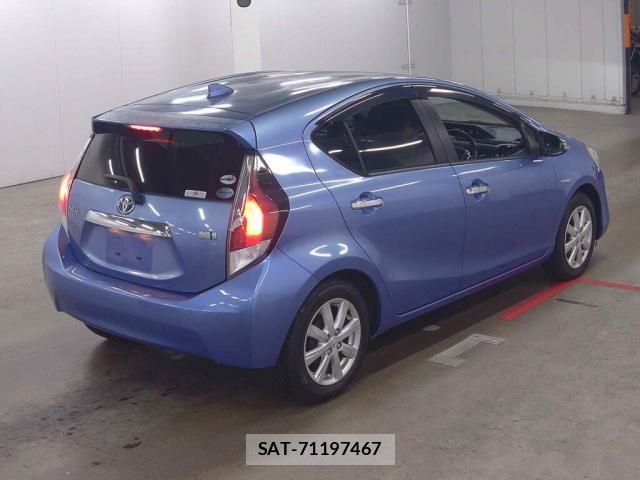 Toyota AQUA 2016-03 8652606-1