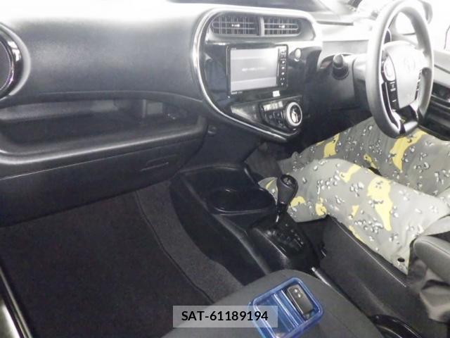 Toyota AQUA 2021-01 8652695-2