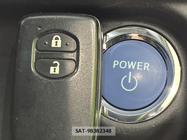 Toyota AQUA 2015-05 8652756-5