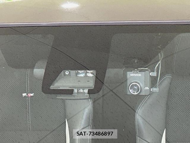 Toyota AQUA 2018-05 8653018-2