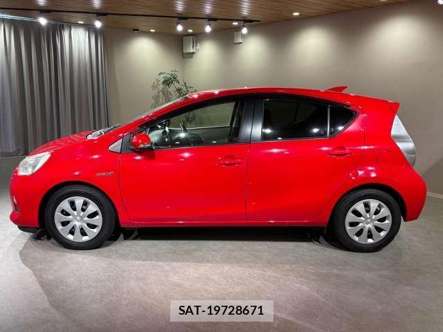 Toyota AQUA 2013-05 8653033-10