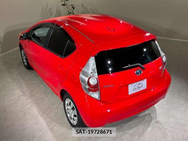 Toyota AQUA 2013-05 8653033-14