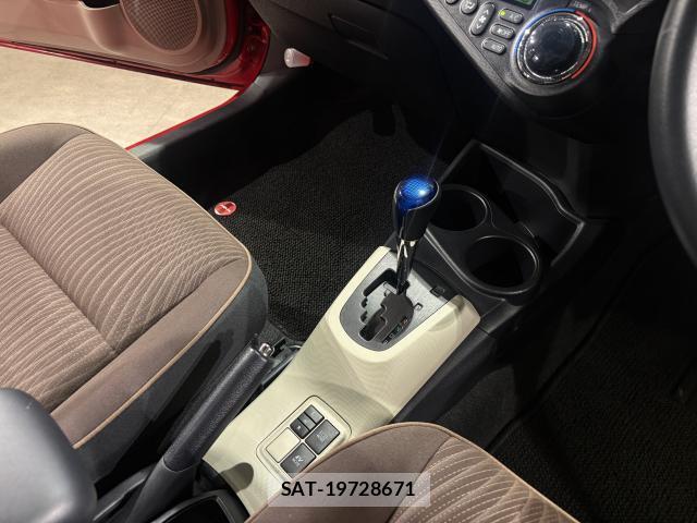 Toyota AQUA 2013-05 8653033-15