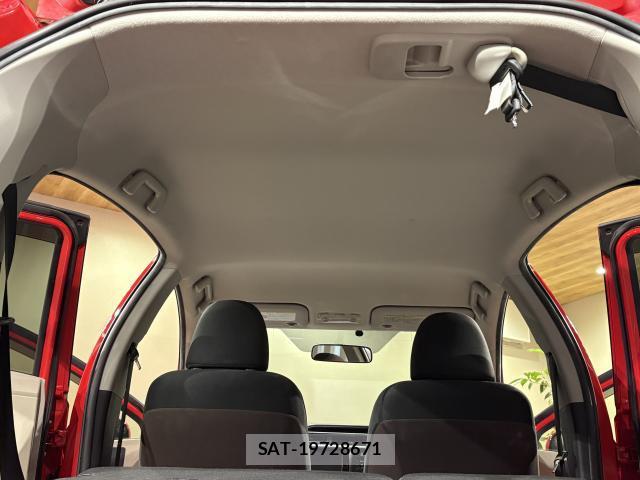 Toyota AQUA 2013-05 8653033-16