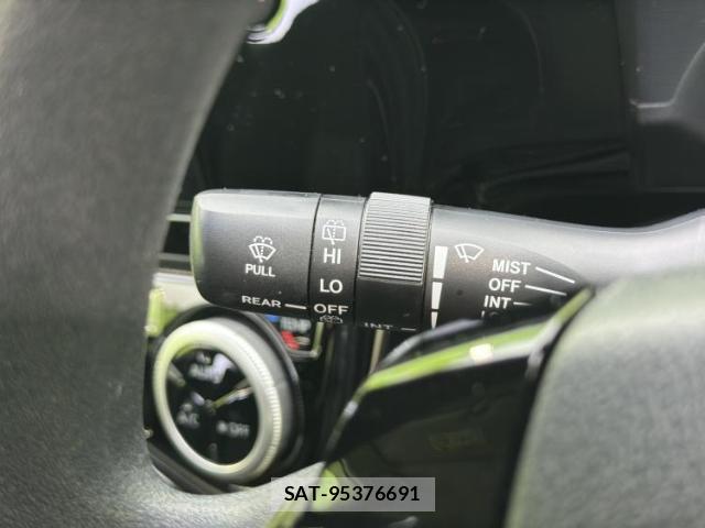 Toyota AQUA 2019-11 8653487-15