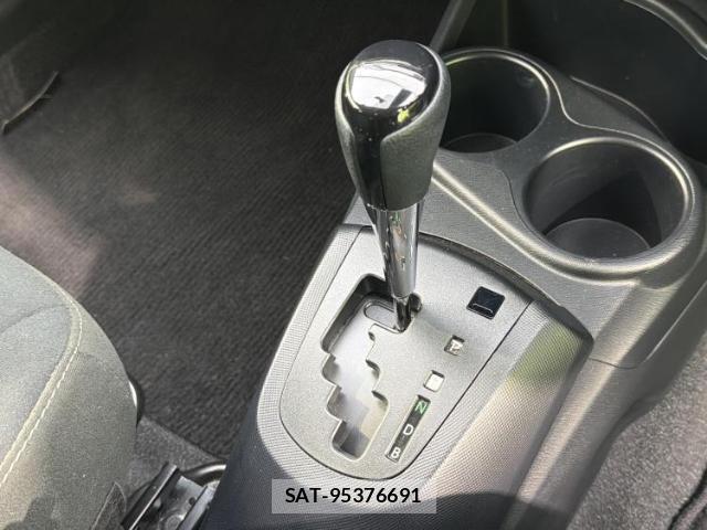 Toyota AQUA 2019-11 8653487-16