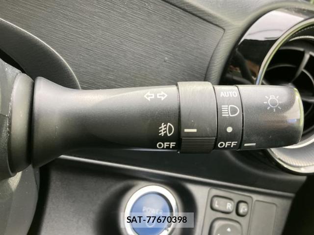 Toyota AQUA 2019-07 8653655-15