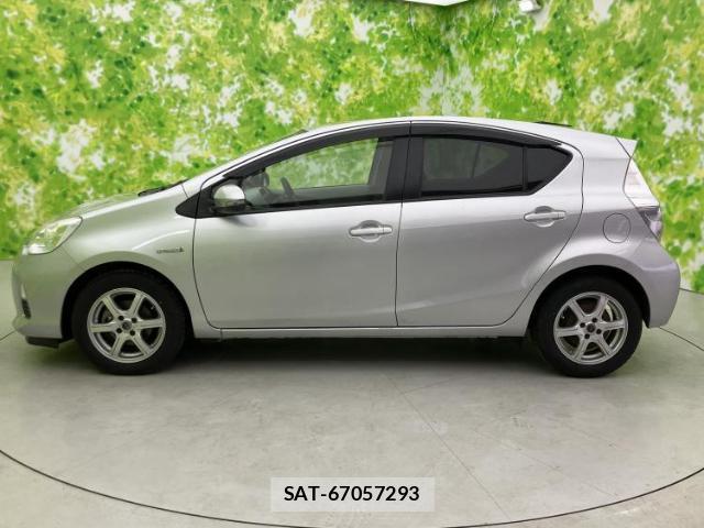 Toyota AQUA 2012-11 8653680-1