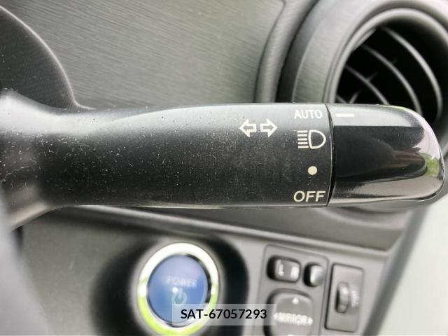 Toyota AQUA 2012-11 8653680-15