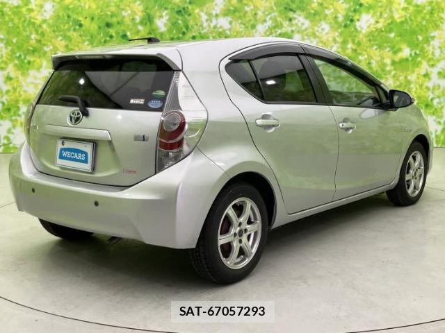 Toyota AQUA 2012-11 8653680-2