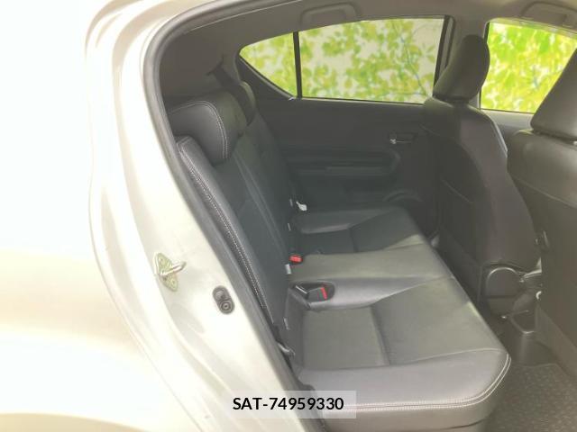 Toyota AQUA 2018-02 8653829-4