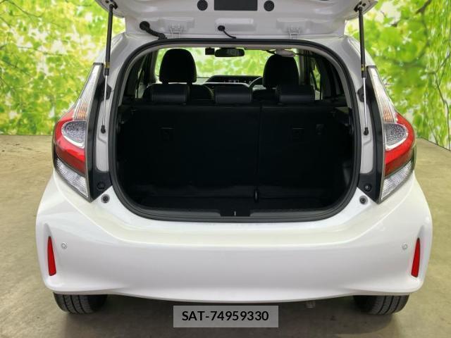 Toyota AQUA 2018-02 8653829-7