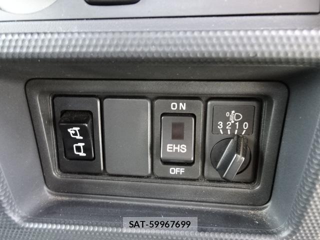 Nissan ATLAS 2017-11 8647456-4