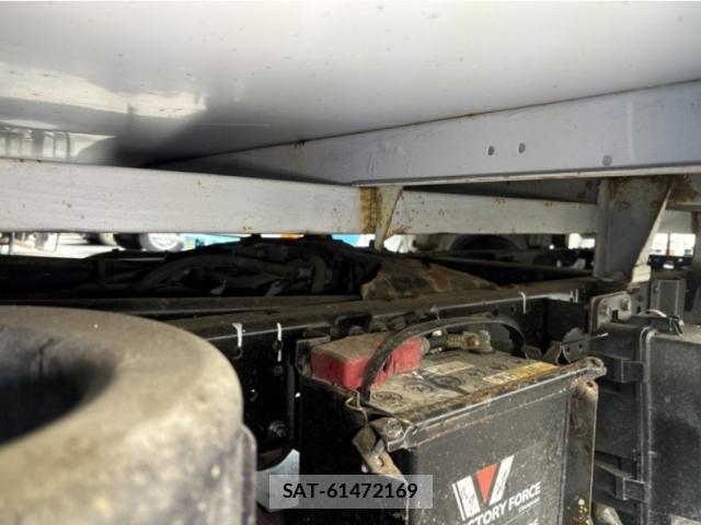 Nissan ATLAS 2011-08 8650183-5