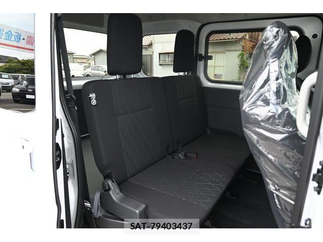 Daihatsu ATRAI 2026-04 8652899-6
