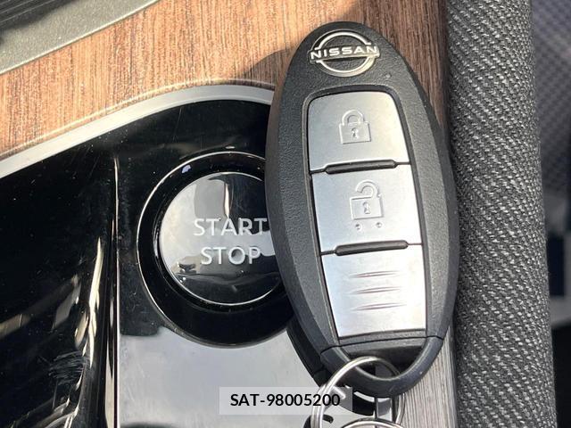 Nissan AURA 2022-01 8651099-5