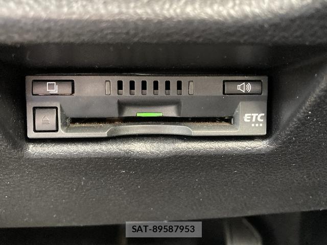 Toyota AURIS 2016-12 8651933-10