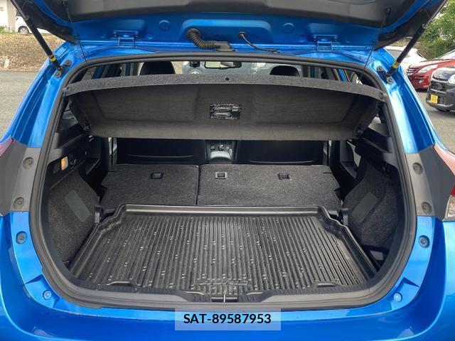Toyota AURIS 2016-12 8651933-3