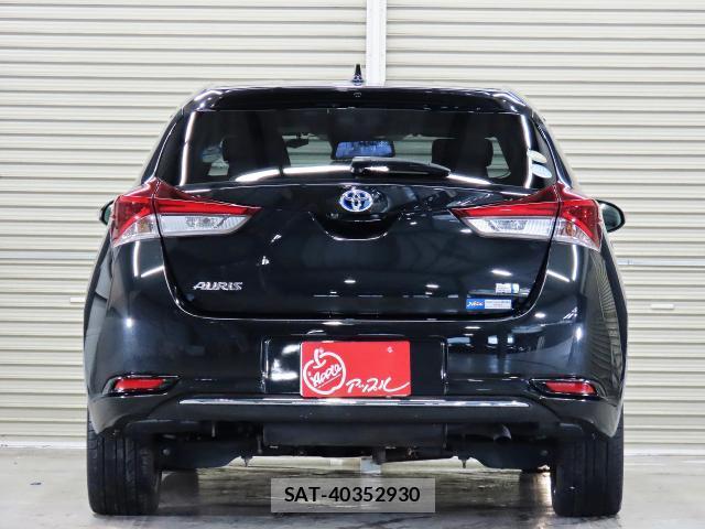 Toyota AURIS 2016-10 8652080-3