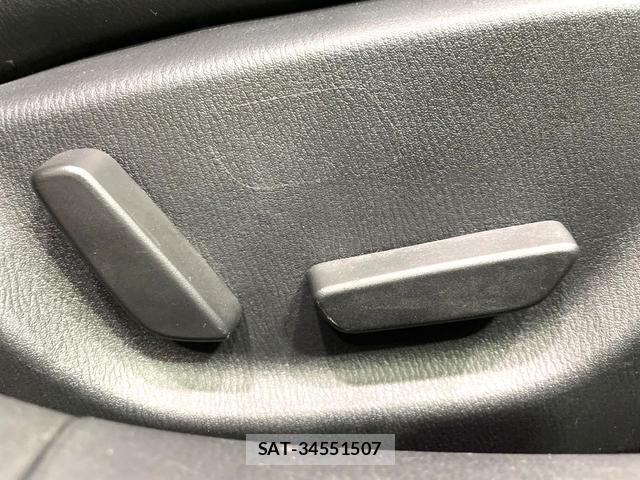Mazda AXELA SPORT 2015-01 8648283-7