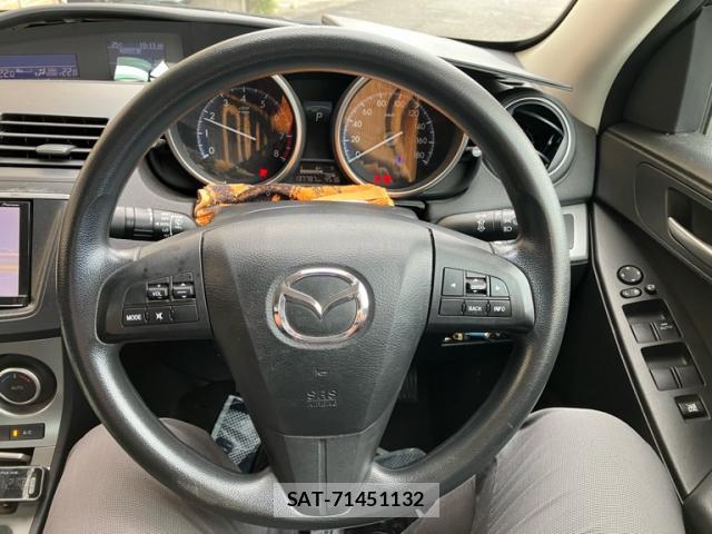 Mazda AXELA 2013-02 8648387-16
