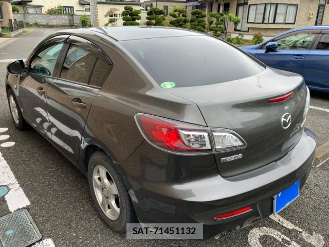 Mazda AXELA 2013-02 8648387-8