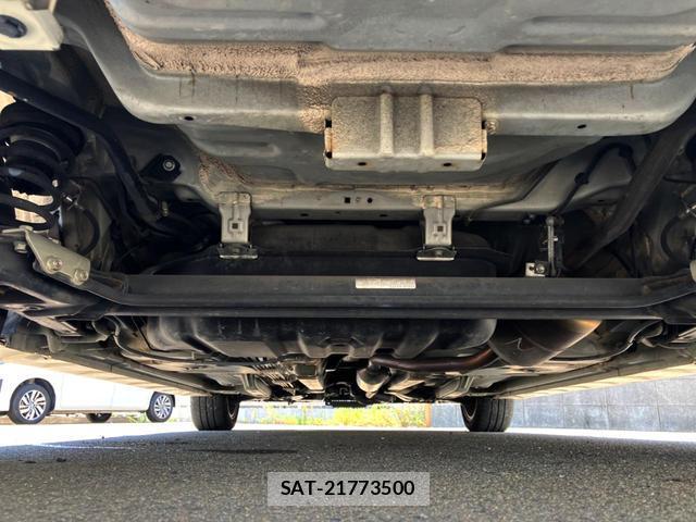 Toyota BB 2013-02 8648214-18