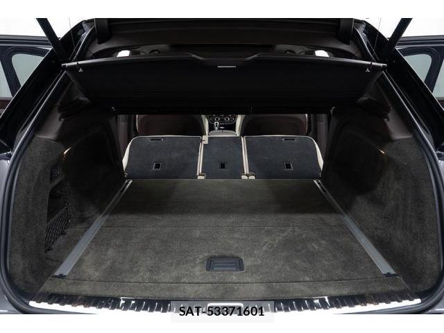 Bentley BENTAYGA 2021-10 8647975-15
