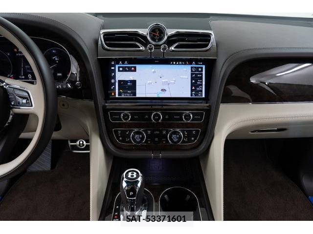 Bentley BENTAYGA 2021-10 8647975-18