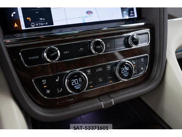 Bentley BENTAYGA 2021-10 8647975-19