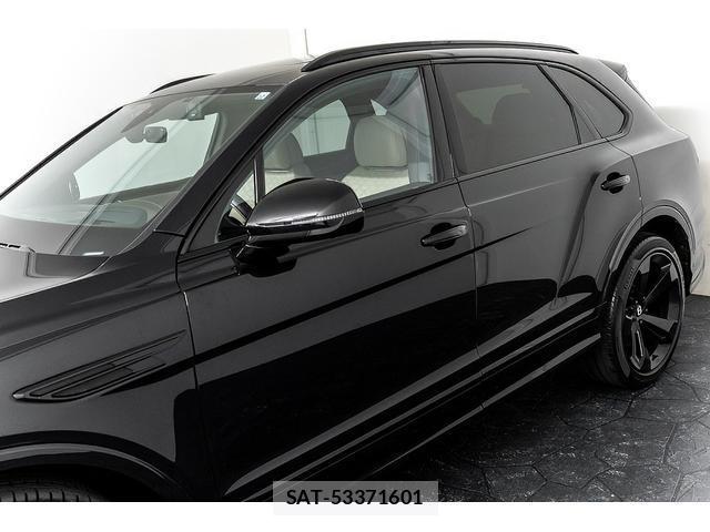Bentley BENTAYGA 2021-10 8647975-7